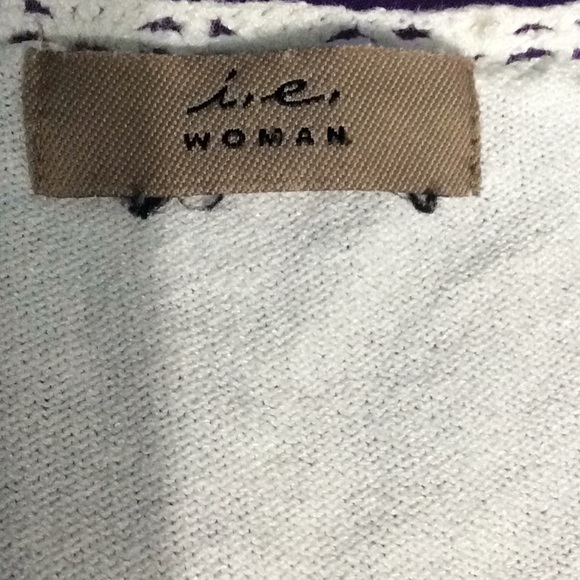 I.e. woman sleeveless blouse in cream size 2X. B5 - Picture 3 of 6